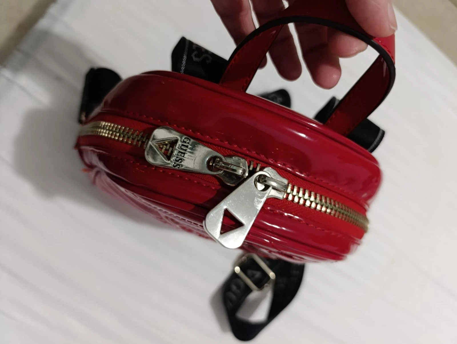 Mochila Guess charol asas deportivas  – photo 13
